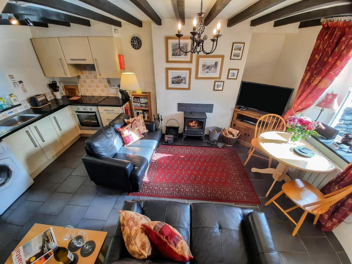 Bwthyn Ger Afon Riverplace Cottage ブライナイ・フェスティニオグ エクステリア 写真