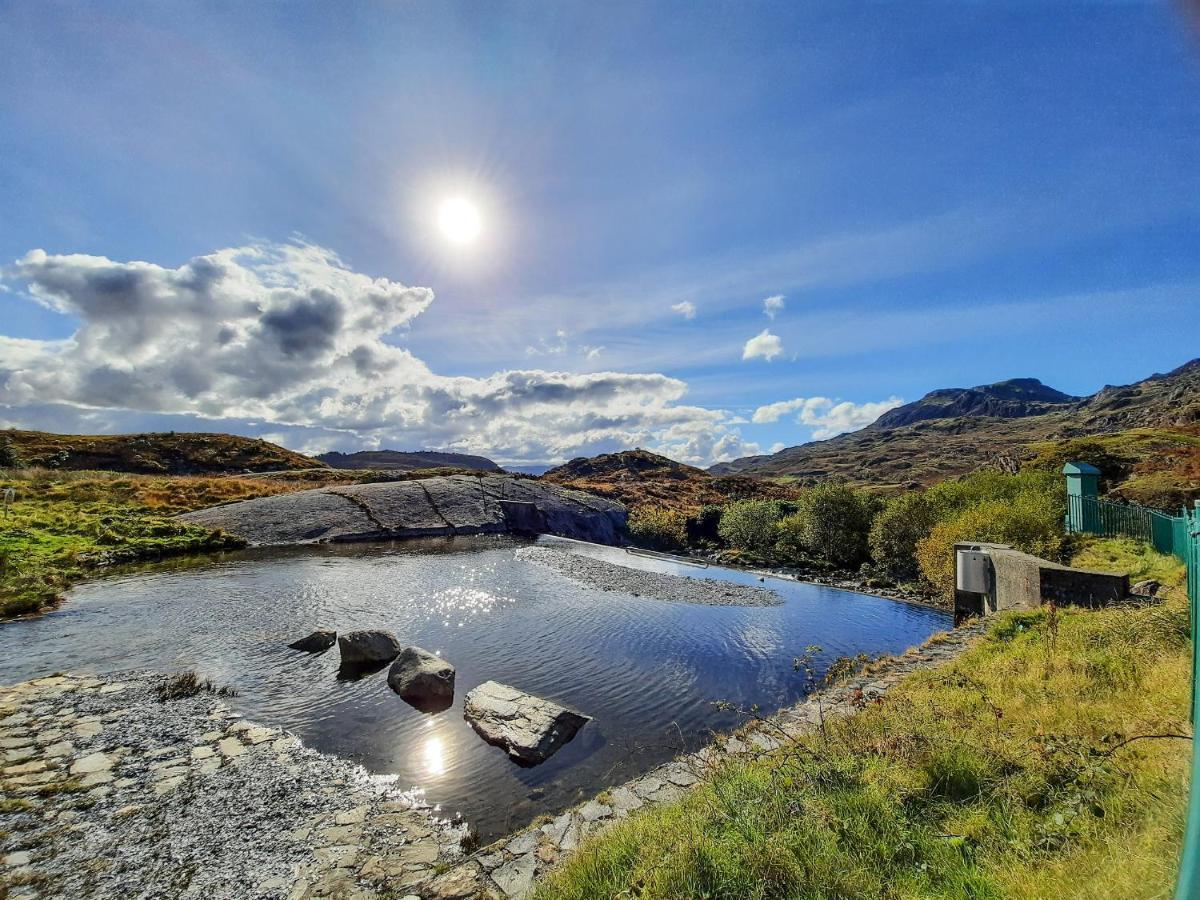 Bwthyn Ger Afon Riverplace Cottage ブライナイ・フェスティニオグ エクステリア 写真