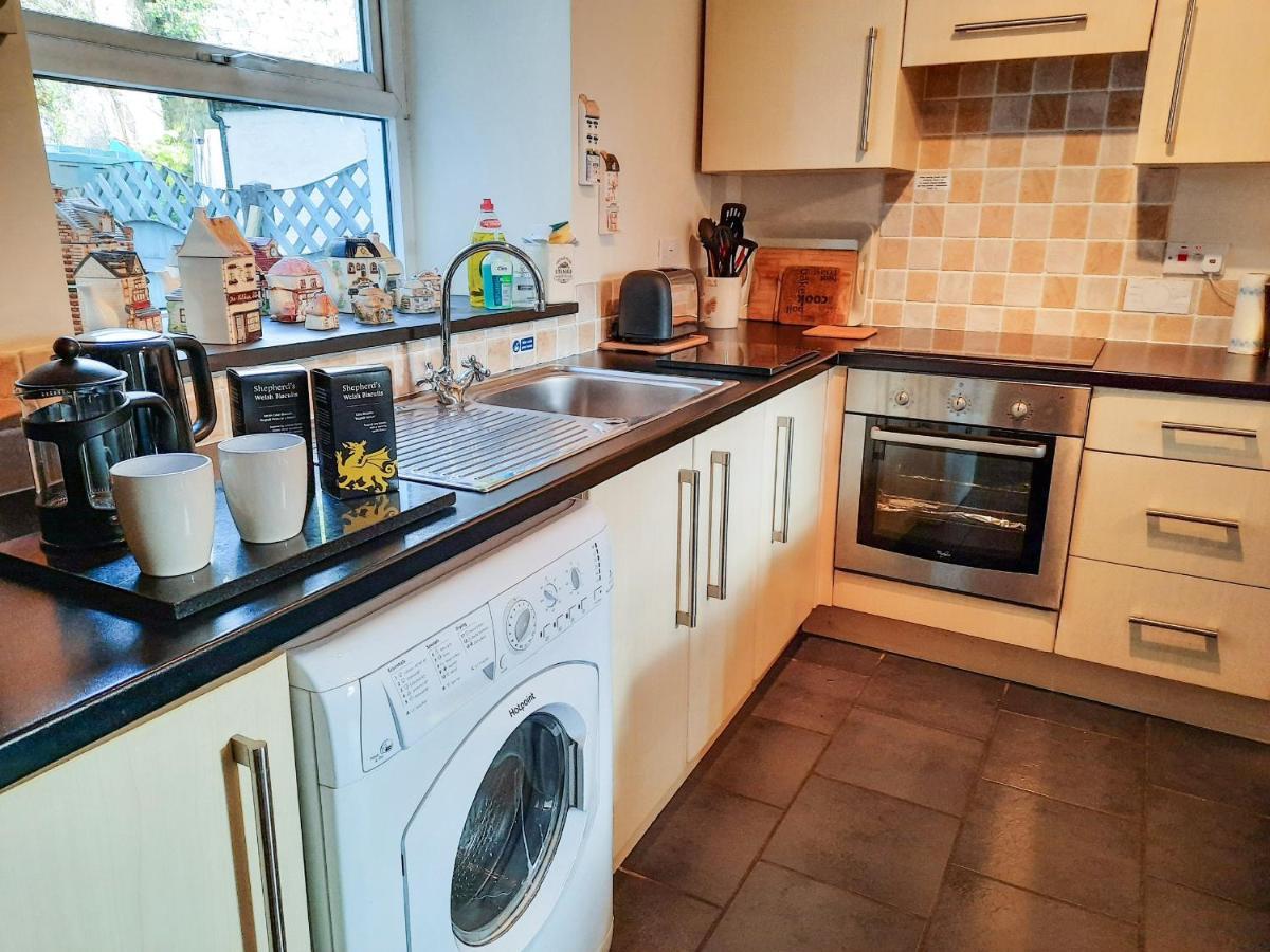 Bwthyn Ger Afon Riverplace Cottage ブライナイ・フェスティニオグ エクステリア 写真
