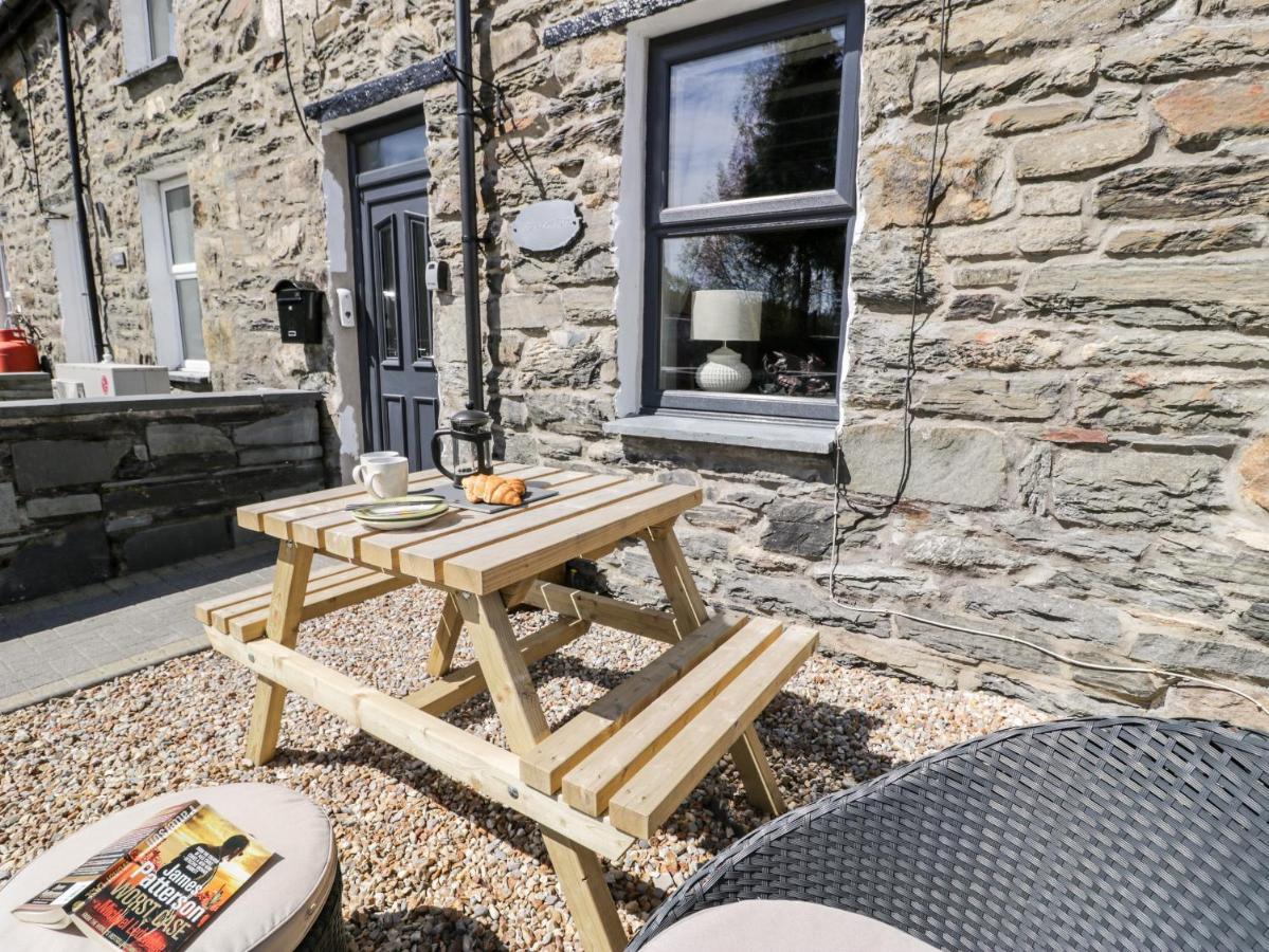 Bwthyn Ger Afon Riverplace Cottage ブライナイ・フェスティニオグ エクステリア 写真