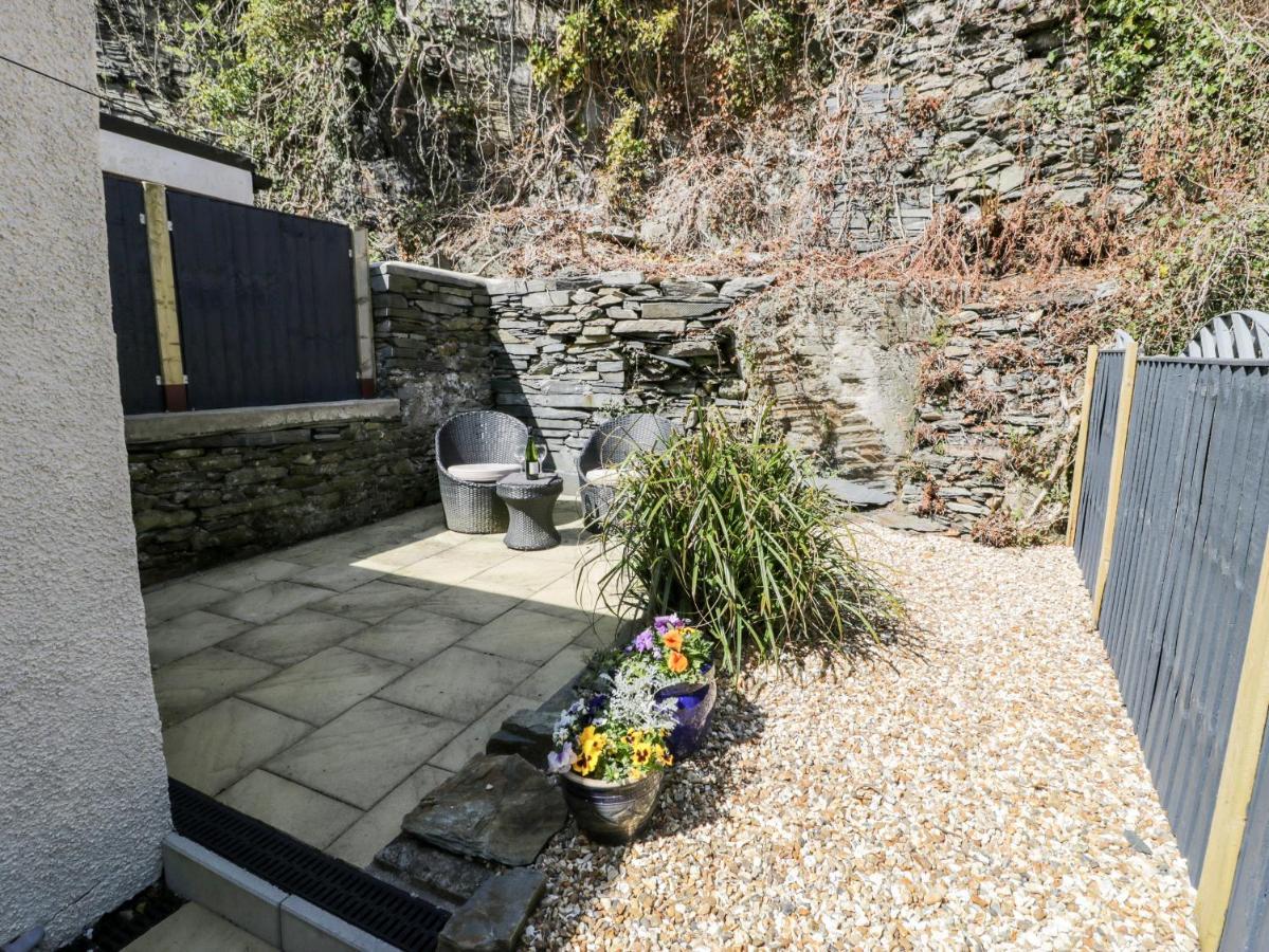 Bwthyn Ger Afon Riverplace Cottage ブライナイ・フェスティニオグ エクステリア 写真